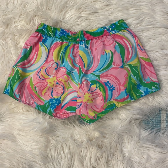 Women’s lilly Pulitzer short - Picture 4 of 5